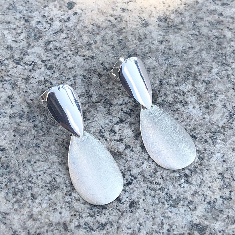 Aretes Pétalos de Plata
