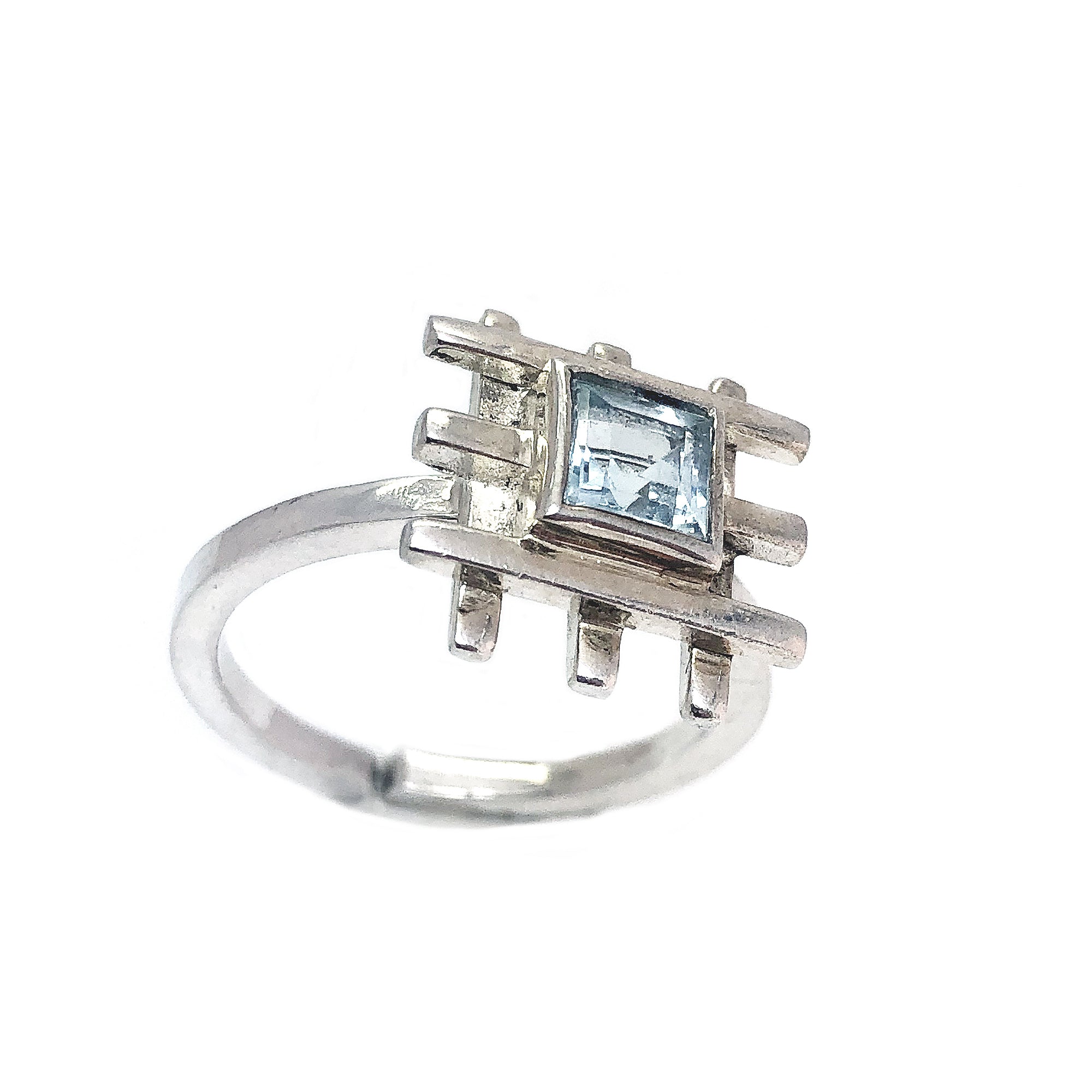 Anillo de plata con piedra