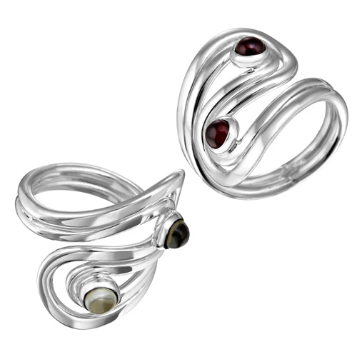 anillo de plata con piedras