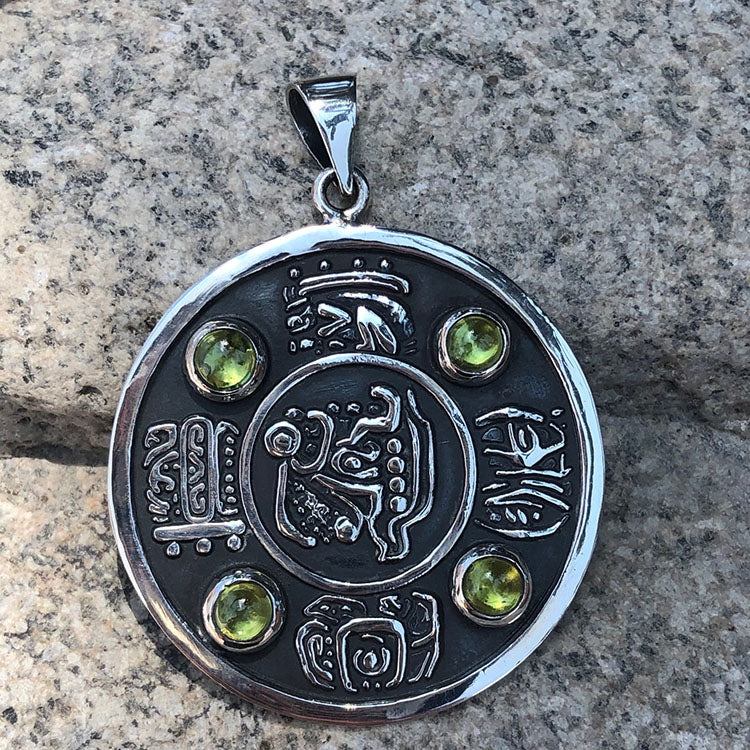 Dije Prehispánico de Plata