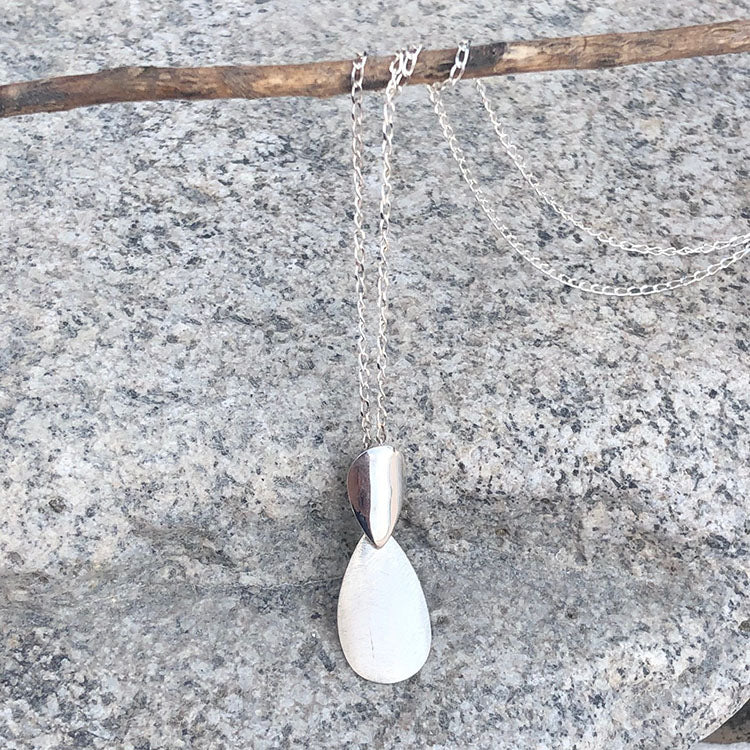 Dije Pétalos de Plata