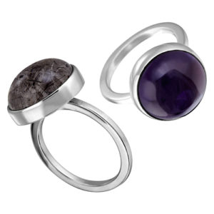 anillo de plata con una piedra